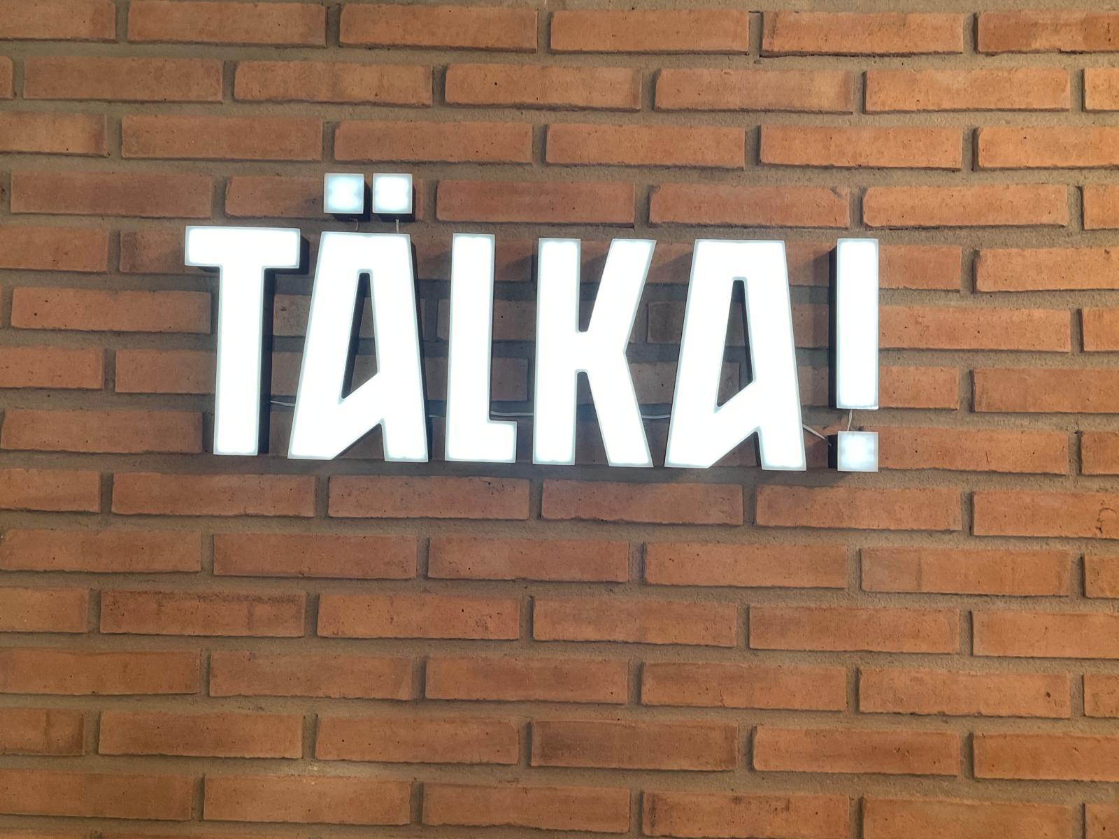 Letras de aluminio con frontal de metacrilato e iluminación frontal — Talka